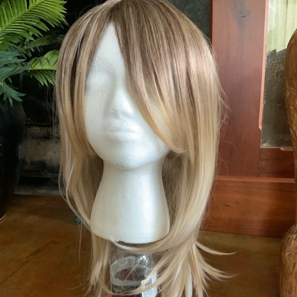 Meet your Posher, Ashley (Began 2022) - Picture 16 of 16